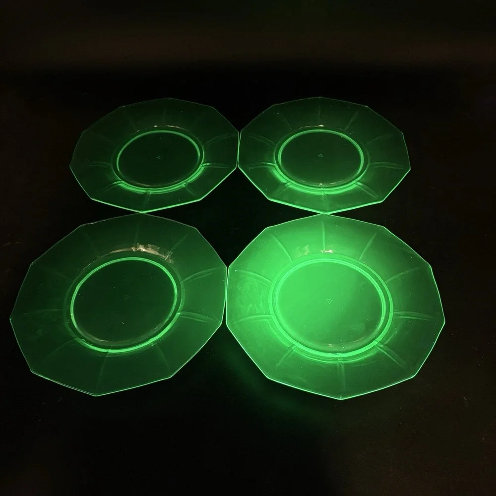 1930s Cambridge Glass Co. Decagon Uranium Depression Glass Plates, 8